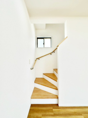 ���̑����� �K�i�͎肷��t���Ȃ̂ŏ����Ȃ��q���܂₲����̕������S�ł�  