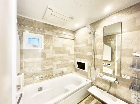 ���� ����̔�������Ă���閾�邢�������̂���o�X���[��