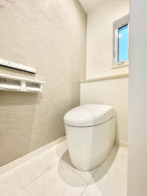 �g�C�� �g�C����1�K��2�K���ꂼ��ɔz�u����Ă��ĂƂĂ��֗��ł��B 