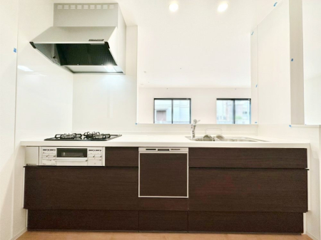 �L�b�`�� ���r���O�ŗV�Ԃ��q�l�������Ȃ��炨�������ł���ΖʃL�b�`��