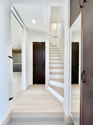 ���� �Ƒ��̋A��₨�q�l�������������}���錺��  