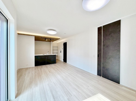 ���̑����� ���邢�z���������A�����̕��͋C�ɖ��������_�C�j���O�B   