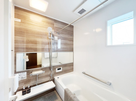 ���� ����̔�������Ă���閾�邢�������̂���o�X���[��