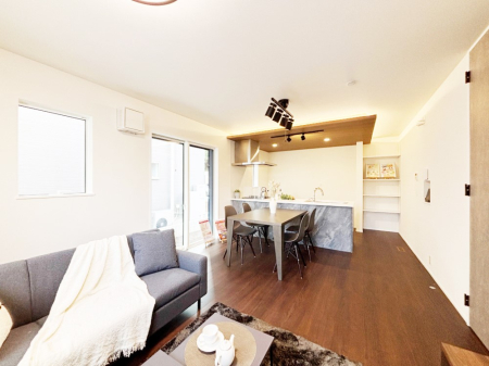 ���r���O �������������͋C�̂k�c�j�͉Ƒ��݂�Ȃ̉��K���