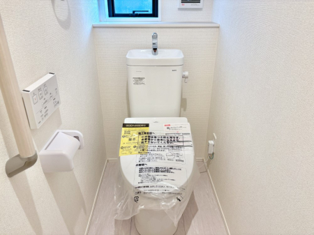 �g�C�� �g�C����1�K��2�K���ꂼ��ɔz�u����Ă��ĂƂĂ��֗��ł��B 