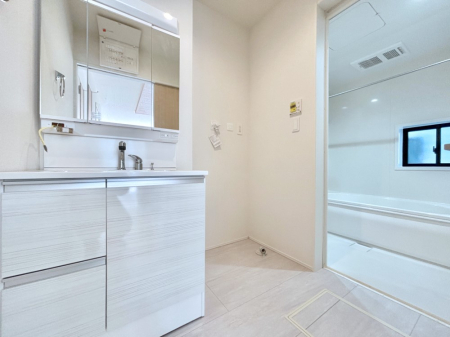 ���̑� �L�X�Ƃ�Ƃ�̂��郉���h���[�X�y�[�X�B  