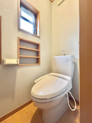 �g�C�� �g�C����1�K��2�K���ꂼ��ɔz�u����Ă��ĂƂĂ��֗��ł��B 