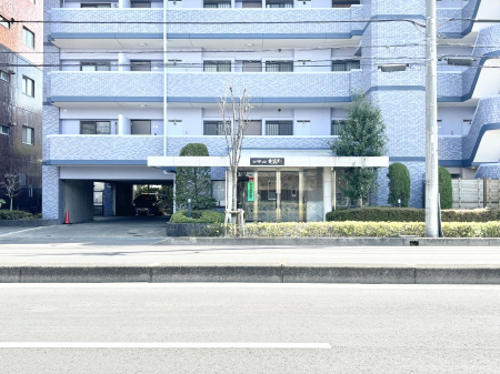 �G���g�����X �O�� �Y��ȃG���g�����X�́A���Z�҂�D�����}������Ă���܂�  