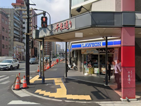 ���ӊ� �R���r�j 48m ���[�\�� �g�䓌�󑐎O���ړX