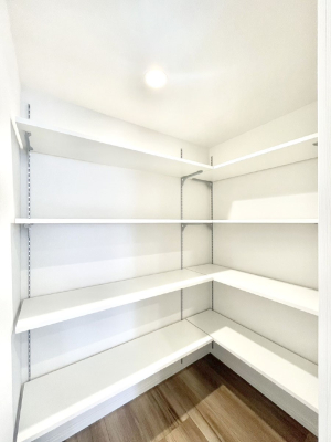 ���̑����� �L�b�`���ɂ̓p���g���[�I�H�ނ̃X�g�b�N�͂������A���p�i�̎��[�Ȃǎg�����͂��낢��I