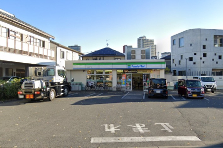 ���ӊ� �R���r�j 100m �t�@�~���[�}�[�g �������񒚖ړX