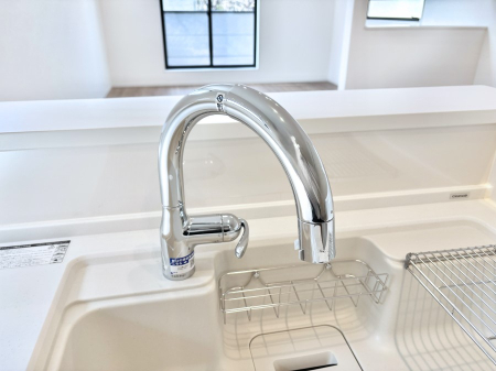 ���̑����� �Z���T�[�Ɏ�������������œf���^�~�����ł���^�b�`���X�����B�򐅊�t���B