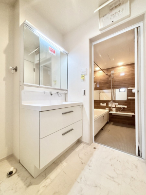 ���̑� �L�X�Ƃ�Ƃ�̂��郉���h���[�X�y�[�X�B  