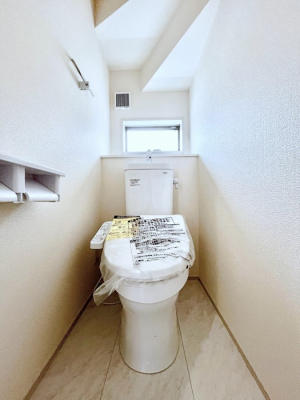 �g�C�� �g�C����1�K��2�K���ꂼ��ɔz�u����Ă��ĂƂĂ��֗��ł��B 