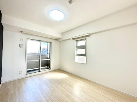 ���̑����� �o���R�j�[���J�������v���X���Ă����m��  