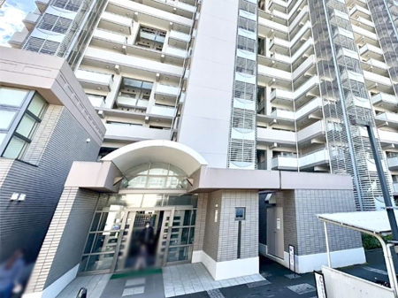 �G���g�����X �O�� �Y��ȃG���g�����X�́A���Z�҂�D�����}������Ă���܂�  