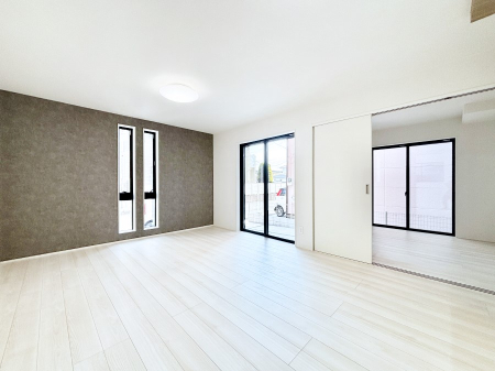 ���̑����� ���邢���r���O�B�A�N�Z���g�N���X����Ԃɍʂ�������炵�Ă���܂�  