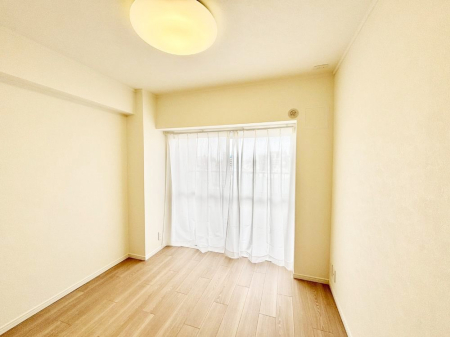 ���̑����� �o���R�j�[���J�������v���X���Ă����m��