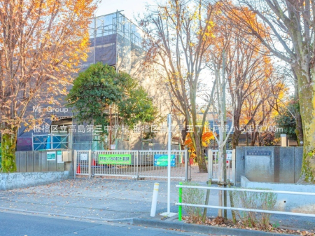 ���ӊ� ���w�Z 700m ���旧������O���w�Z