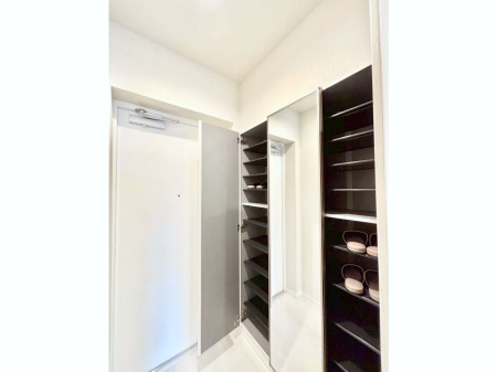 ���� ���ւɂ͎��[�������Ղ肠��̂ŃX�b�L�������q���I�ȋ�Ԃ�ۂĂ���