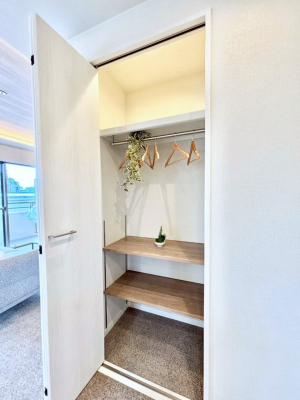 ���̑����� ���r���O���[�B�����Ɏ��[������ƕ����W�܂�LDK���X�b�L���Еt�������ł��ˁB  