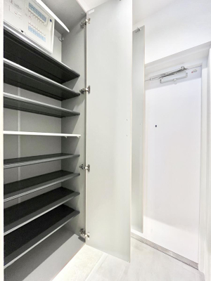 ���̑����� �����Ղ���[�ł���V���[�Y�{�b�N�X�ŉƑ��S���̌C���A���ւ�������B  