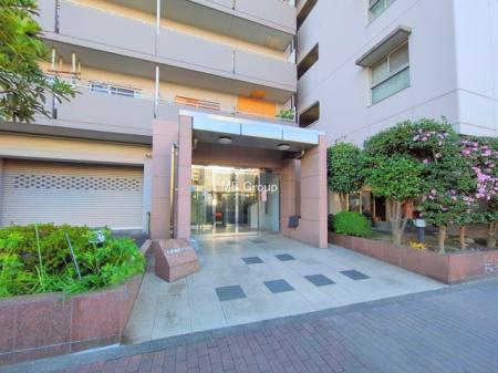 �G���g�����X -