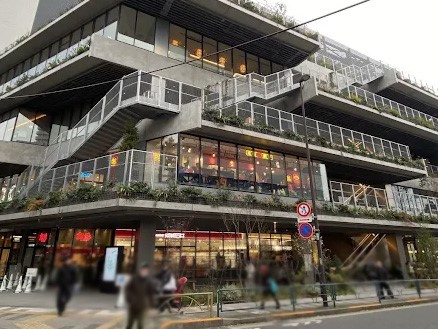 ���ӊ� �V���b�s���O�Z���^�[ 200m ���p�[�N�N�H�[�^�[