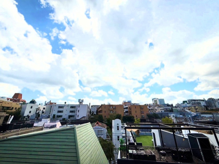 ���̑� �o���R�j�[����͊J���I�Ȓ��]���y���߂܂��B