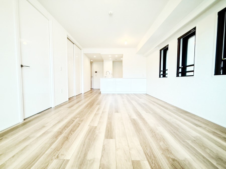 ���̑����� �Ƒ��̏Ί炪���R�Ɛ��܂�Ă���A����ȕ��͋C�̃_�C�j���O�Ɏd�オ���Ă��܂��B