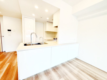 �L�b�`�� ���������Ȃ��炲�Ƒ��Ƃ̉�b���y���߂�ΖʃJ�E���^�[�L�b�`��  