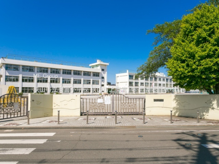 ���ӊ� ���w�Z 1300m ���R�s�����x���w�Z