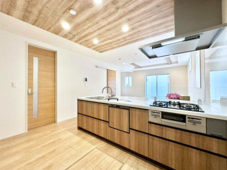 �L�b�`�� �L�X�Ƃ����g������̗ǂ��L�b�`���œ��X�̂��������y�����Ȃ肻��