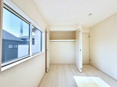 ���[ �m���̃N���[�[�b�g�B���s��������̂Ō���̈ߗނ�����������܂�܂��B