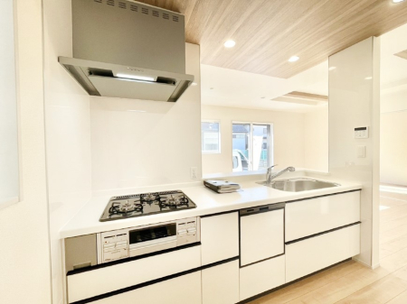 �L�b�`�� ���������Ȃ���ł����Ƒ��Ƃ̉�b���y���߂�ΖʃL�b�`��