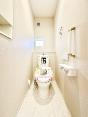 �g�C�� �g�C���͈��S�̂Q�ӏ��I���̃o�^�o�^������S�ł��B 