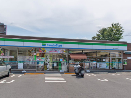 ���ӊ� �R���r�j 200m �t�@�~���[�}�[�g ���z���Ԓ��X