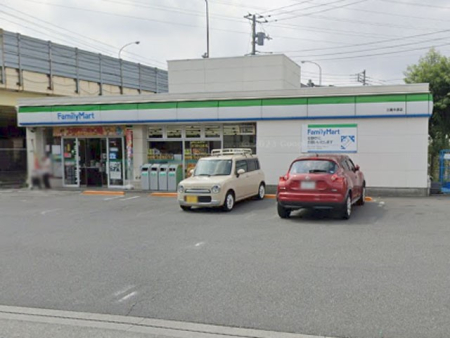 ���ӊ� �R���r�j 220m �t�@�~���[�}�[�g�O�钆���X