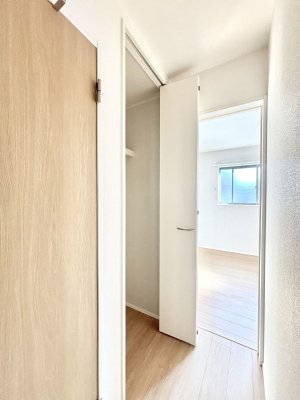 ���̑����� �L�����[�B�|�������G�߂̏��������[���邱�Ƃ��ł��܂��B