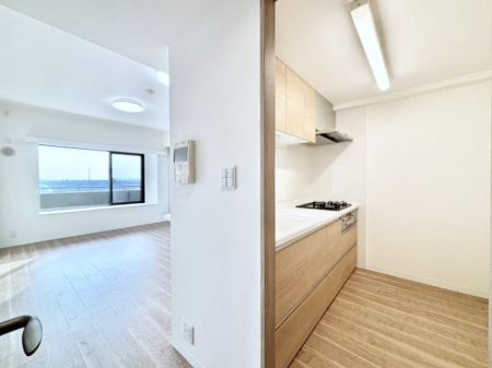 �L�b�`�� ���������Ȃ���ł����Ƒ��Ƃ̉�b���y���߂�ΖʃL�b�`��