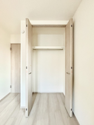 ���[ �m���̃N���[�[�b�g�B���s��������̂Ō���̈ߗނ�����������܂�܂��B�@