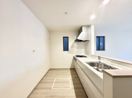 �L�b�`�� �u�₩�ȕ����ʂ蔲����L�b�`���B��������̂Ŗ��邭���C�ɂ��𗧂��܂��B