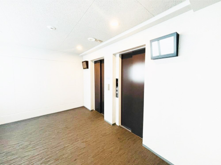 ���̑� �G���x�[�^�[