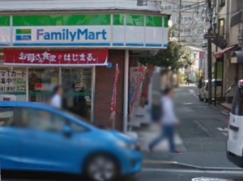 ���ӊ� �R���r�j 300m �t�@�~���[�}�[�g ��{�w�O�X