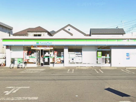 ���ӊ� �R���r�j 400m �t�@�~���[�}�[�g�����ԏ�����񒚖ړX