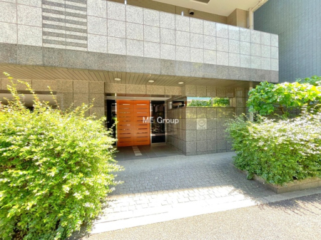 �G���g�����X -