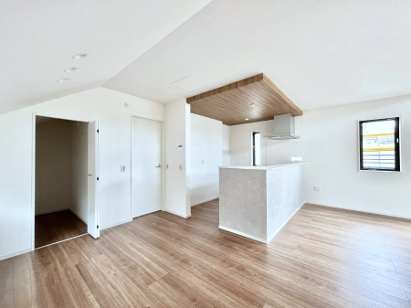 ���[ �p���g���[�����r���O���[�I���p�i��H�i�̃X�g�b�N�ȂǃX�b�L�����[�ł��܂��B