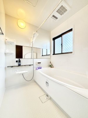 ���� ����̔�������Ă���閾�邢�������̂���o�X���[��