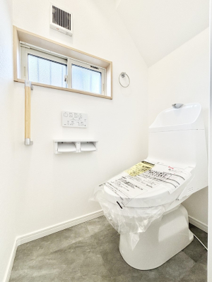 �g�C�� �g�C����1�K��2�K���ꂼ��ɔz�u����Ă��ĂƂĂ��֗��ł��B 