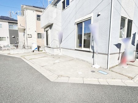  ����2��\�I�}�Ȃ��q�l�̒��ԂɁB�܂��A���Ƒ��̎��]�ԃX�y�[�X�Ƃ��Ă��劈��B